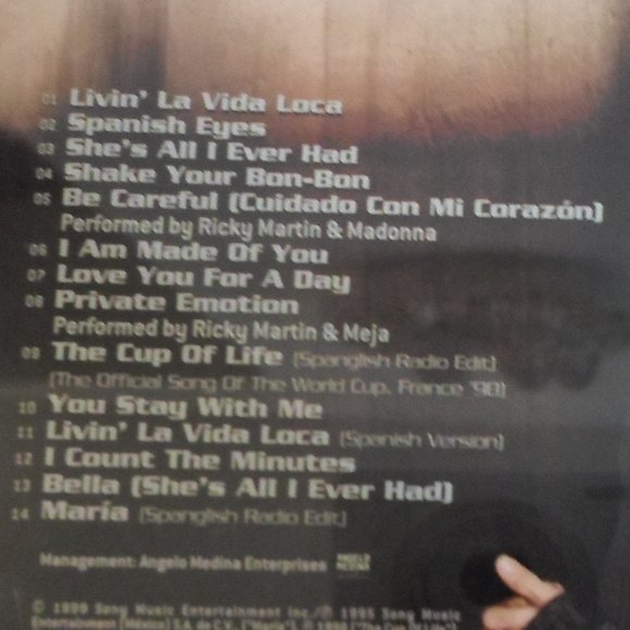 Ricky Martin CD - Featuring Living La Vida Loca - Picture 5 of 5